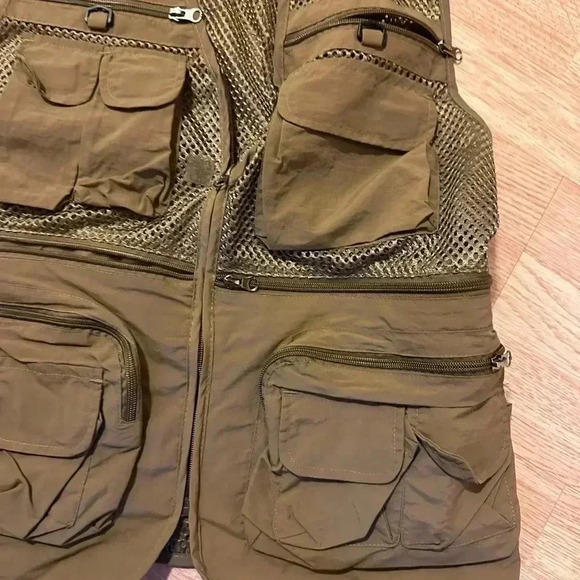 Men’s Large Brown Fishing Netted Zip Up Visit - Picture 5 of 8